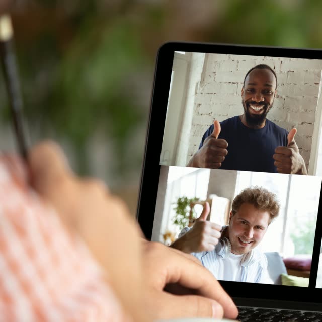Conversation en groupe : voir le programme
